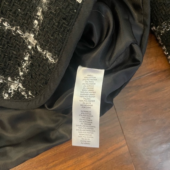 NWT T Tahari Wool Blend Jacket Size 4 - Picture 3 of 6